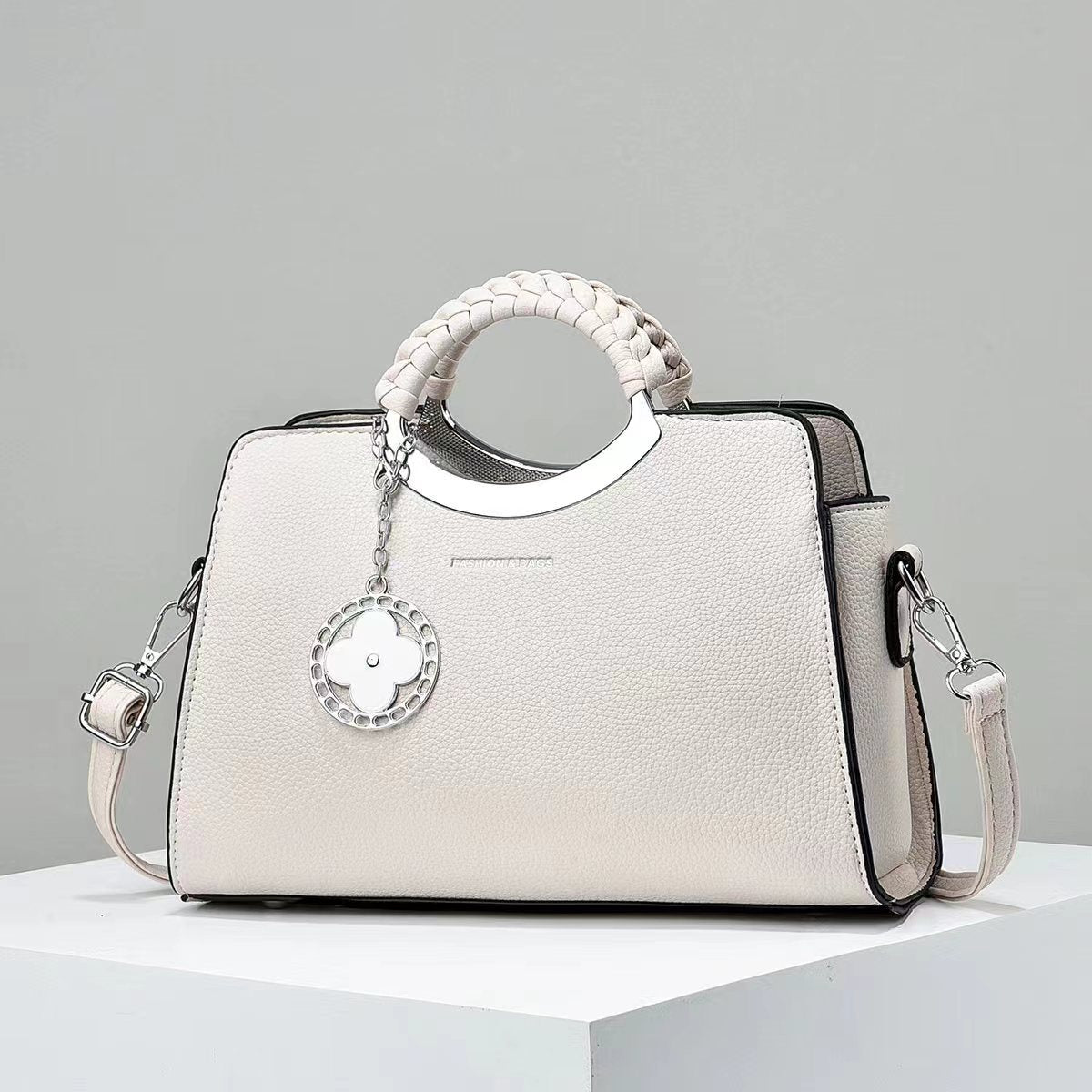 [Yaxi Luggage] 2023 Winter New Shoulder Bag Women's European and American Fashion Flower Hand-held Crossbody Women's Bag